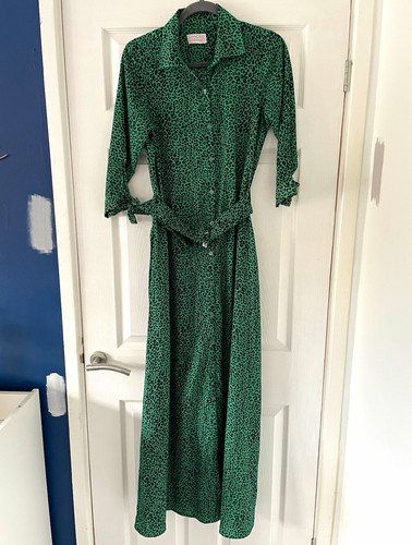 Dancing leopard green - dancing,