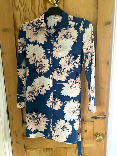 Dancing leopard blue - dancing, floral