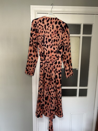 Dancing leopard wraparound - dancing,