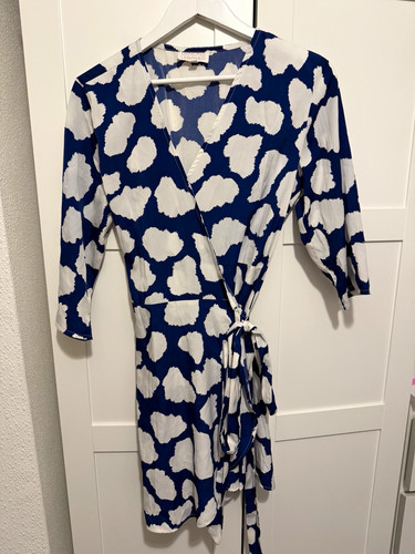 Dancing leopard size - leopard,