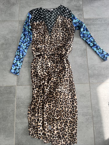 Dancing leopard animal print - dancing,