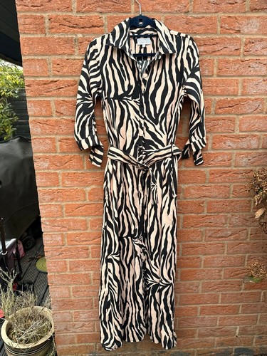 Dancing leopard zebra print - dancing,