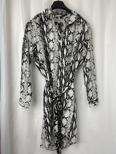 Dancing leopard snake print - dancing,