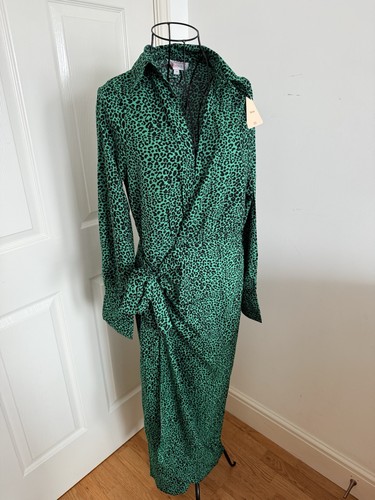 Dancing leopard green - dancing,