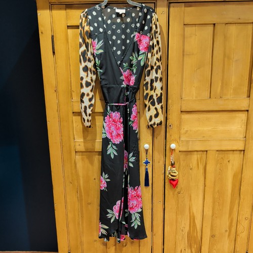 Dancing leopard print - dancing,